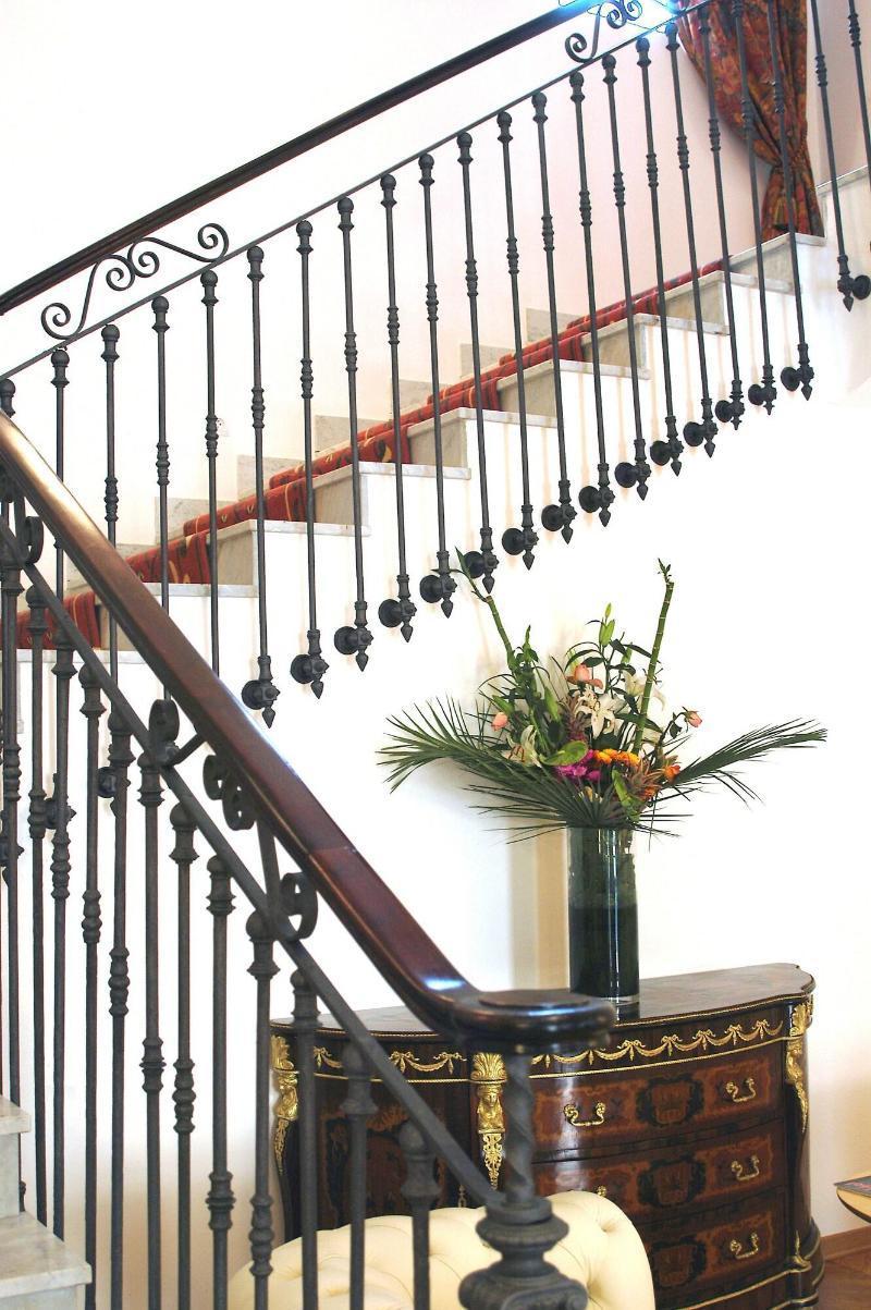 Grand Hotel Des Ambassadeurs Menton Exteriör bild