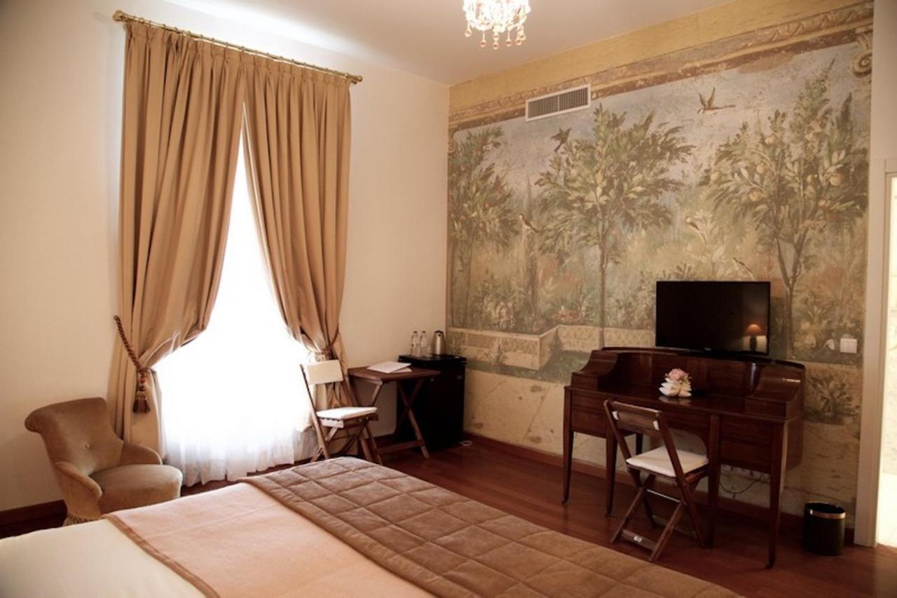 Grand Hotel Des Ambassadeurs Menton Exteriör bild