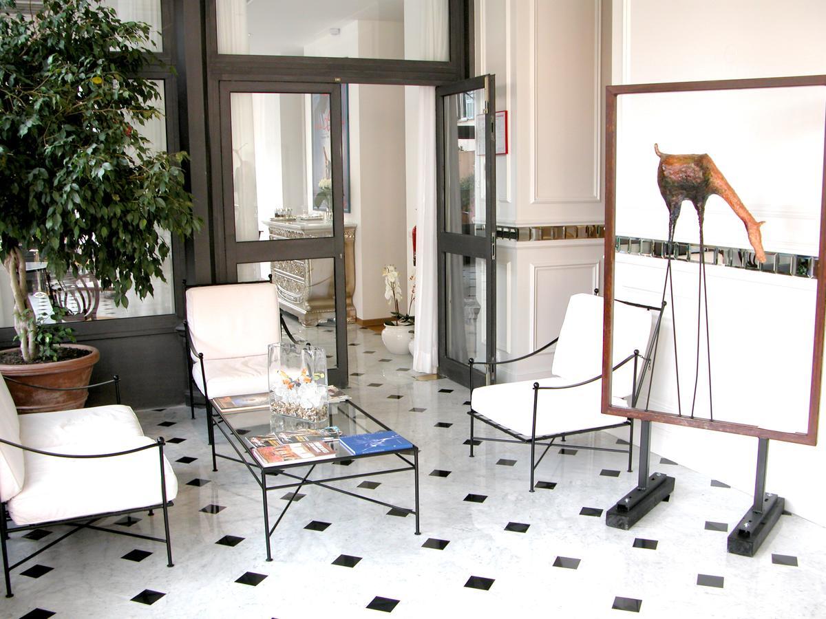 Grand Hotel Des Ambassadeurs Menton Exteriör bild
