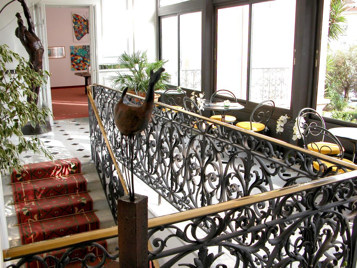 Grand Hotel Des Ambassadeurs Menton Exteriör bild