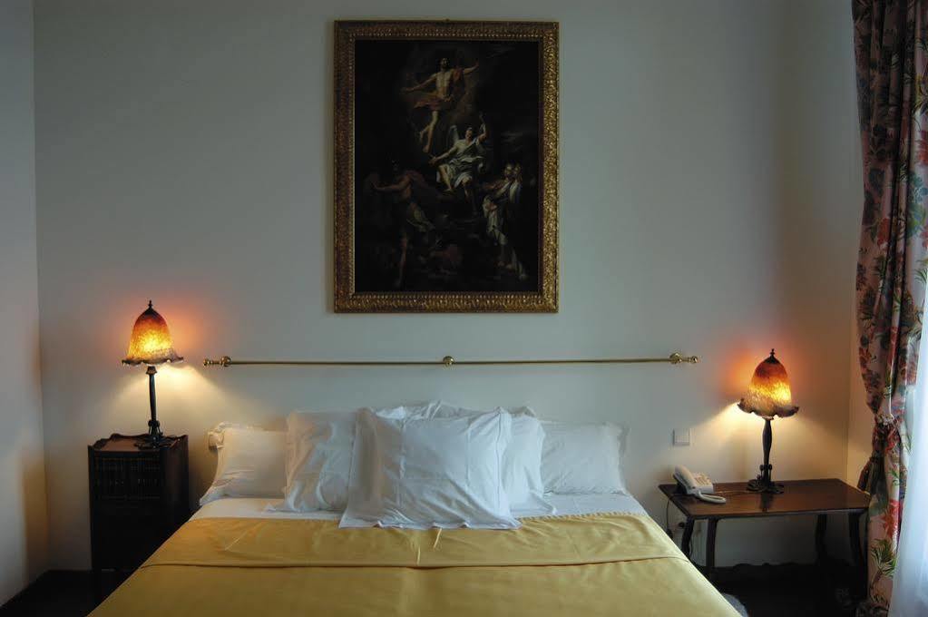 Grand Hotel Des Ambassadeurs Menton Exteriör bild